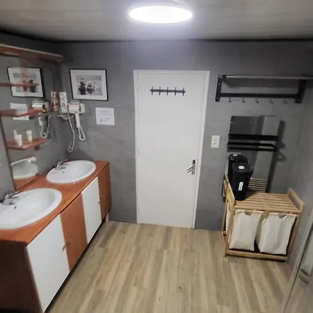 アパート 200m Carre Dore *